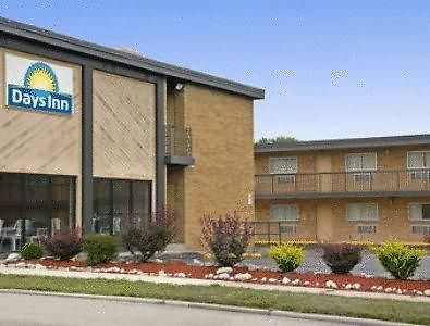 Days Inn Wauwatosa/Milwaukee Екстер'єр фото